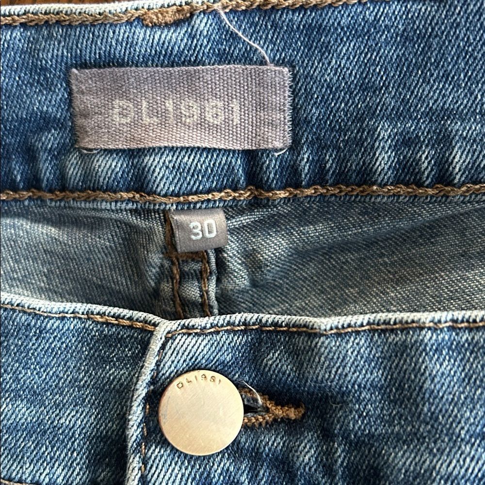 DL1961 Riley Boyfriend Jeans 30 Distressed - Picture 5 of 10